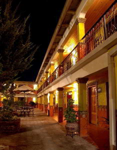Plaza Mexicana Margarita's Creel Exterior foto