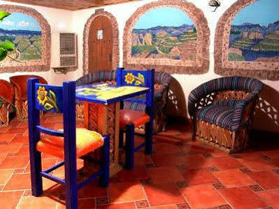 Plaza Mexicana Margarita's Creel Exterior foto